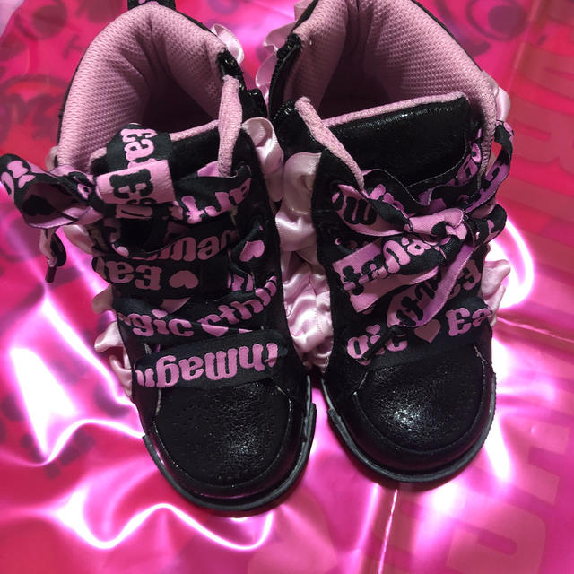EARTHMAGIC(アースマジック)のスニーカー キッズ/ベビー/マタニティのキッズ靴/シューズ(15cm~)(スニーカー)の商品写真