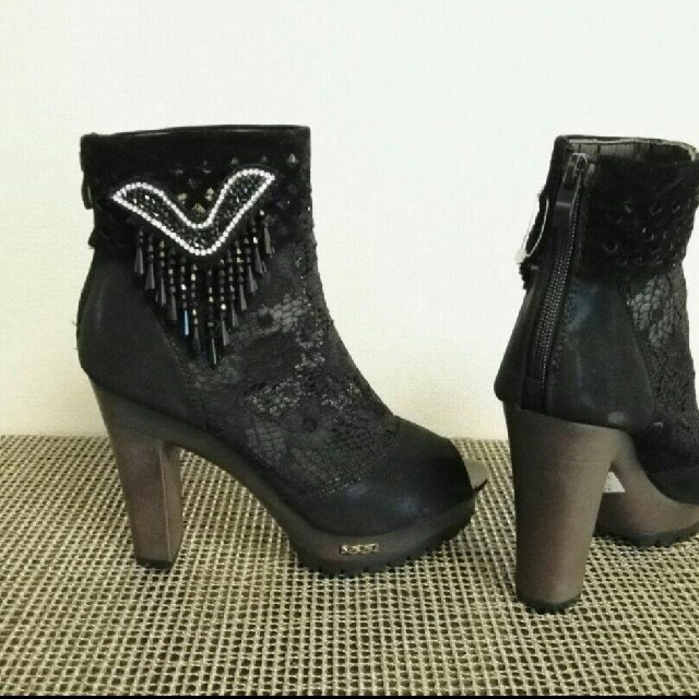 新品❤レース&フリンジが魅力的ハート❤️オープントゥショートブーツ❤黒ブラック レディースの靴/シューズ(ブーティ)の商品写真