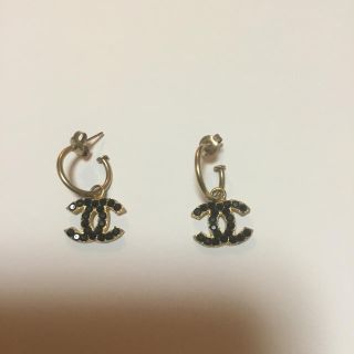 シャネル(CHANEL)のシャネルピアス　ブラック×ゴールド　zo様専用(ピアス)