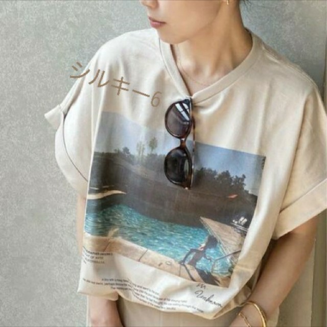 Plage(プラージュ)のplage プラージュ ジェーンスミス フォトTシャツ ベージュ 新品 レディースのトップス(Tシャツ(半袖/袖なし))の商品写真