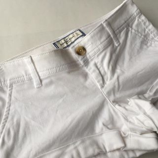 アバクロンビーアンドフィッチ(Abercrombie&Fitch)のアバクロ ショートパンツ ホワイト 美品(ショートパンツ)