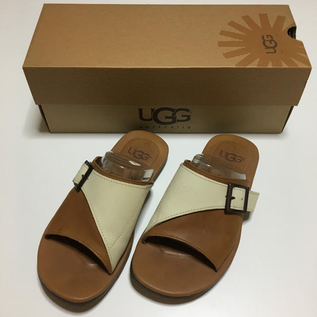 美品　UGG アグ　australia 25cm サンダル　天然皮革