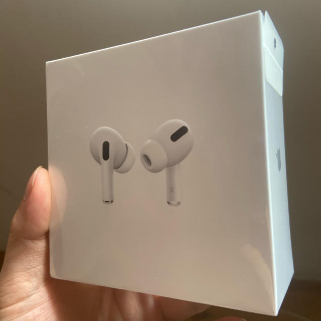 Apple AirPods Pro 本体　正規品　シリコンケース付き