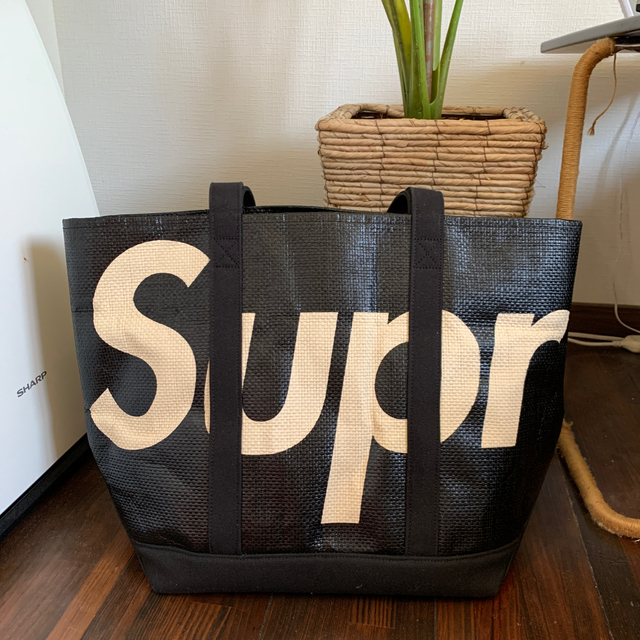 Supreme(シュプリーム)の Supreme Raffia Tote Black シュプリーム トート  メンズのバッグ(トートバッグ)の商品写真