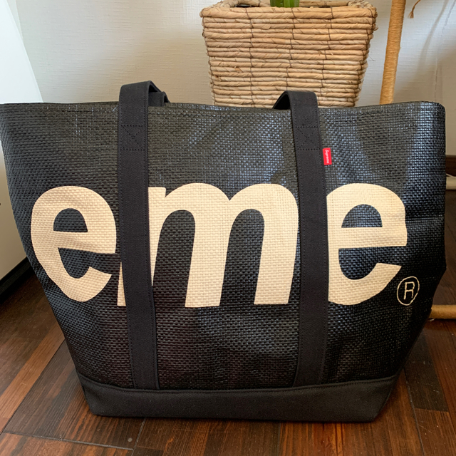 Supreme(シュプリーム)の Supreme Raffia Tote Black シュプリーム トート  メンズのバッグ(トートバッグ)の商品写真