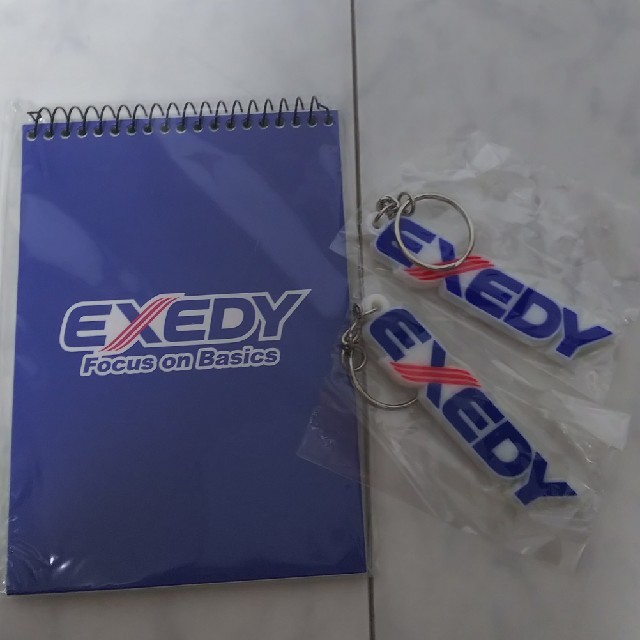 【新品未使用】EXEDY メモ帳  キーホルダーセット 自動車/バイクの自動車(車外アクセサリ)の商品写真