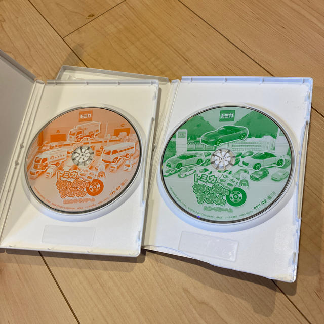 Takara Tomy(タカラトミー)のトミカ　わいわいずかん エンタメ/ホビーのDVD/ブルーレイ(キッズ/ファミリー)の商品写真