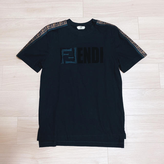 FENDI フェンディ ロゴ Tシャツ