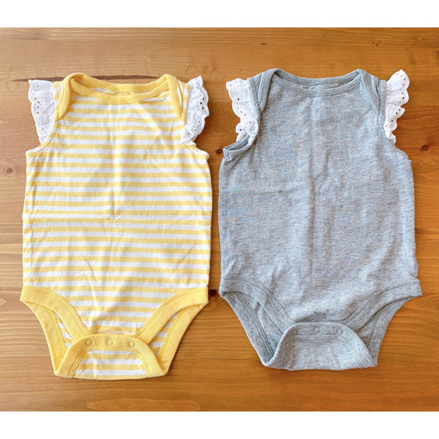 babyGAP(ベビーギャップ)のGAP ロンパース baby GAP アイレット ラッフルボディシャツ キッズ/ベビー/マタニティのベビー服(~85cm)(ロンパース)の商品写真