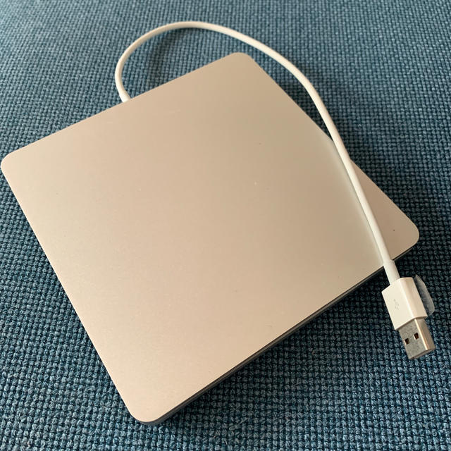 Mac (Apple)(マック)のapple USB スーパードライブ スマホ/家電/カメラのPC/タブレット(PC周辺機器)の商品写真