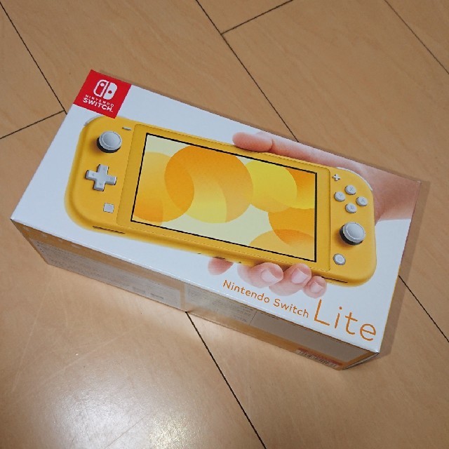国内外の人気が集結 Switch Nintendo - Switch Nintendo Lite 黄色 ライト スイッチ ニンテンドー 携帯用ゲーム機本体