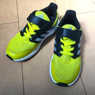 アディダス(adidas)のスニーカー(スニーカー)