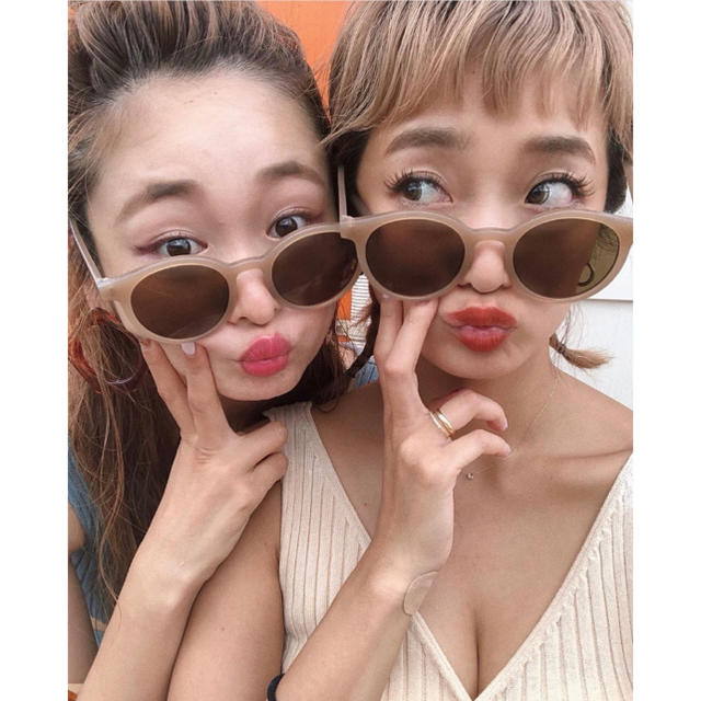 Ameri VINTAGE ベージュ ラウンド型サングラス フレーム 茶 beige レディース 眼鏡の通販 by ????u_select|アメリヴィンテージならラクマ サングラス 夏フェス クラブ 眼鏡 海 プール 日焼け防止 ピンク