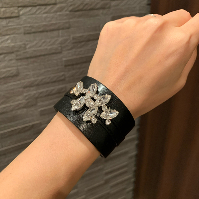 限定生産】petite robe noire プティローブノアー 高める バングル➀ 限定生産】petite robe noire プティローブノアー 高める バングル➀