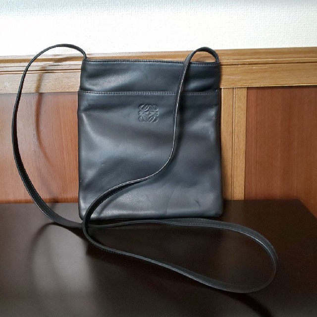 LOEWE ミニショルダーバッグレディース