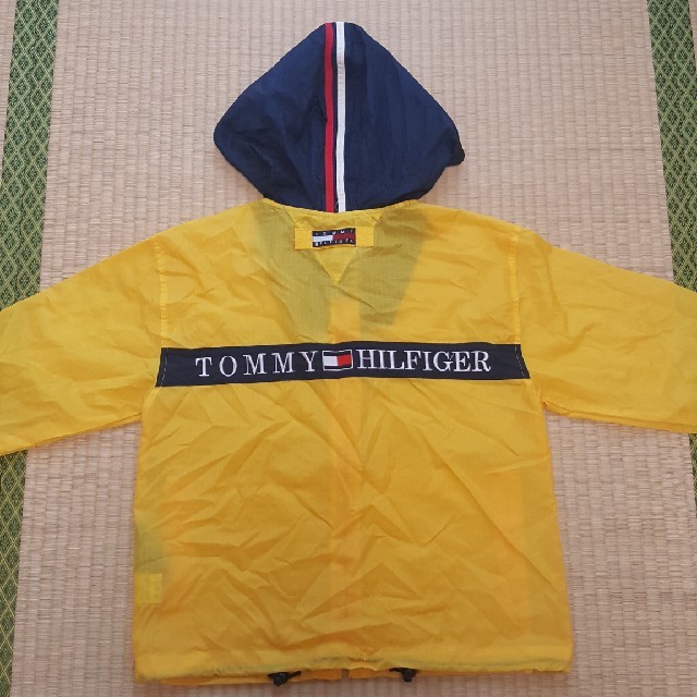 TOMMY HILFIGER(トミーヒルフィガー)のUSED　TOMYナイロンパーカー レディースのジャケット/アウター(ナイロンジャケット)の商品写真