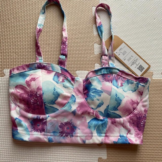 GRL(グレイル)の❃新品未使用 タグ付き GRL❃ 花柄ブラトップ レディースのトップス(ベアトップ/チューブトップ)の商品写真