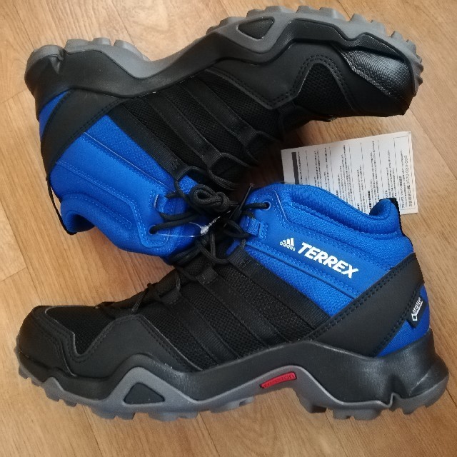 adidas(アディダス)のあめり様　adidas  TERREX AX2R MID GTX25.0cm メンズの靴/シューズ(スニーカー)の商品写真