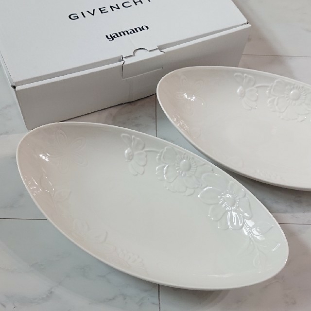 GIVENCHY(ジバンシィ)のGIVENCHY  オーバルプレート ペア インテリア/住まい/日用品のキッチン/食器(食器)の商品写真