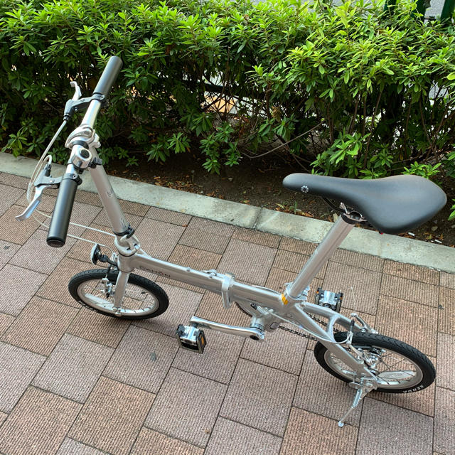 DAHON(ダホン)のDAHON dove plus 2020年モデル 純正輪行袋付 スポーツ/アウトドアの自転車(自転車本体)の商品写真