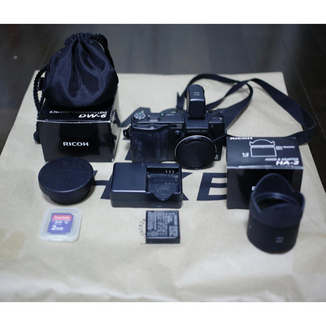 RICOH(リコー)のリコー　RICOH GX100 オプション付き スマホ/家電/カメラのカメラ(コンパクトデジタルカメラ)の商品写真