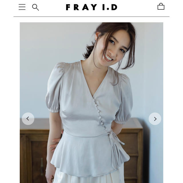 FRAY I.D(フレイアイディー)のFRAY I.D サテンカシュブラウス レディースのトップス(シャツ/ブラウス(半袖/袖なし))の商品写真