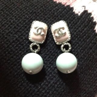 シャネル(CHANEL)のシャネル♡ まんまるピアス(ピアス)