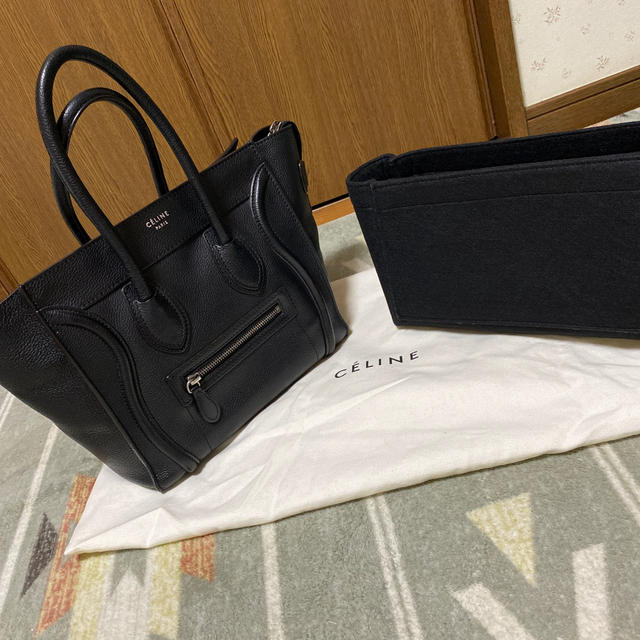 celine(セリーヌ)のセリーヌ　ラゲージ  マイクロ　ブラック旧ロゴ レディースのバッグ(トートバッグ)の商品写真