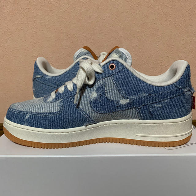 NIKE(ナイキ)のNIKE AIR FORCE1 LOW LEVI'S BY YOU メンズの靴/シューズ(スニーカー)の商品写真