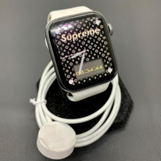 Apple Watch(アップルウォッチ)の【良品】Apple Watch Series 4 GPS 44mm グレイ メンズの時計(腕時計(デジタル))の商品写真