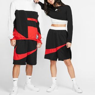 ナイキ(NIKE)の（新品）NIKE Sサイズ ビッグスウッシュ ハーフパンツ ショートパンツ(ショートパンツ)