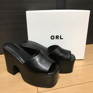 グレイル(GRL)の【完売商品】GRLグレイル／厚底フェイクレザーサボサンダル黒ブラックEMODA(サンダル)