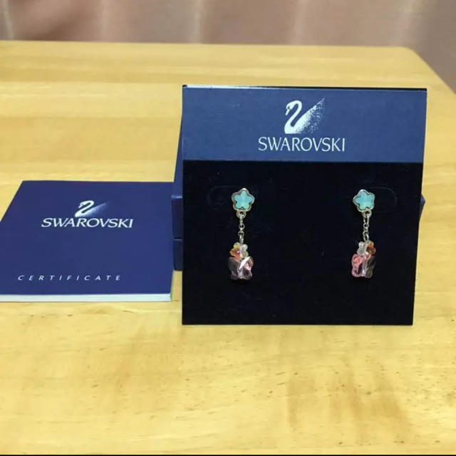 SWAROVSKI(スワロフスキー)の【ミドリ様専用】ブレスレット・ピアスのセット メンズのアクセサリー(ブレスレット)の商品写真