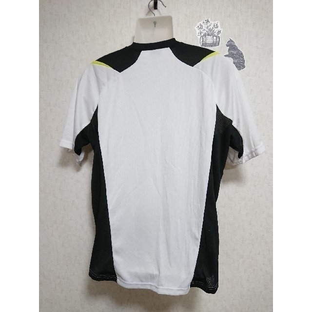 UMBRO(アンブロ)の【Ｌ】 umbro Tシャツ（白×黒×イエロー） ※古着 メンズのトップス(Tシャツ/カットソー(半袖/袖なし))の商品写真