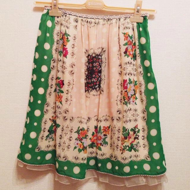 Lois CRAYON(ロイスクレヨン)のボックスプリントスカート レディースのスカート(ひざ丈スカート)の商品写真