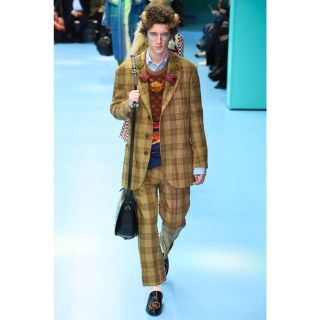 グッチ(Gucci)のGUCCI スーツ　ジャケットとパンツセット(ダウンジャケット)