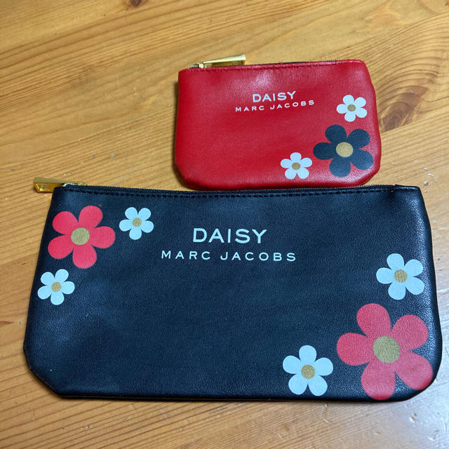 MARC JACOBS(マークジェイコブス)のinred付録♡マークジェイコブス♡ポーチ2点 レディースのファッション小物(ポーチ)の商品写真