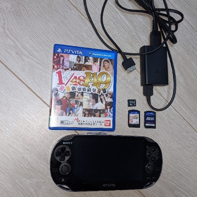 ゲームソフト/ゲーム機本体PS Vita　ソフト2本　メモリ32GB 充電器