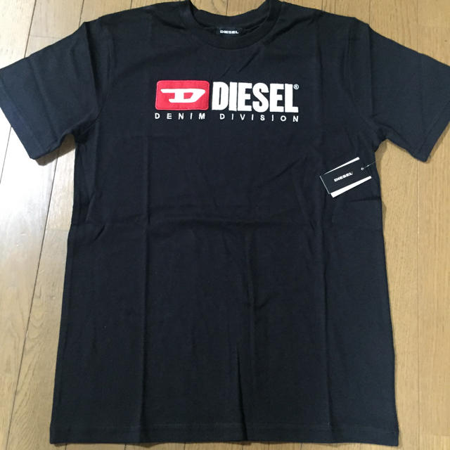 DIESEL(ディーゼル)の新品❣️DIESEL ディーゼル アップリケロゴ  size M  黒 レディースのトップス(Tシャツ(半袖/袖なし))の商品写真