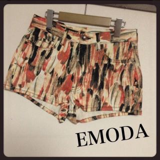 エモダ(EMODA)の【EMODA】フェザープリントショーパン(ショートパンツ)