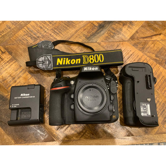 Nikon(ニコン)のNikon D800 ニコン　バッテリーパック付き スマホ/家電/カメラのカメラ(デジタル一眼)の商品写真