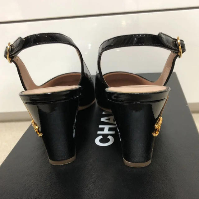 CHANEL(シャネル)のCHANEL パテントパンプス　34 1/2   レディースの靴/シューズ(ハイヒール/パンプス)の商品写真