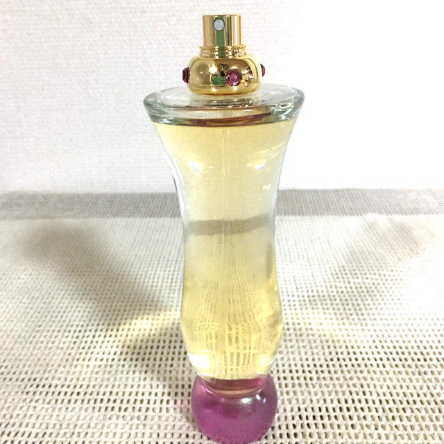 VERSACE(ヴェルサーチ)のVERSACE   WOMAN   香水　50ml コスメ/美容の香水(香水(女性用))の商品写真