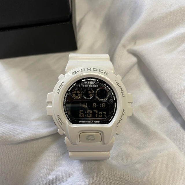 G-SHOCK BASIC ホワイト 【75%OFF!】 メンズ 87%OFF メタリックカラーズ 腕時計