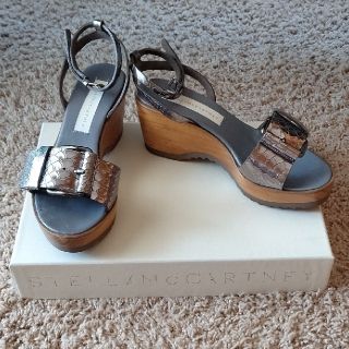 ステラマッカートニー(Stella McCartney)のStella McCartneyアンクルストラップウェッジサンダル(サンダル)