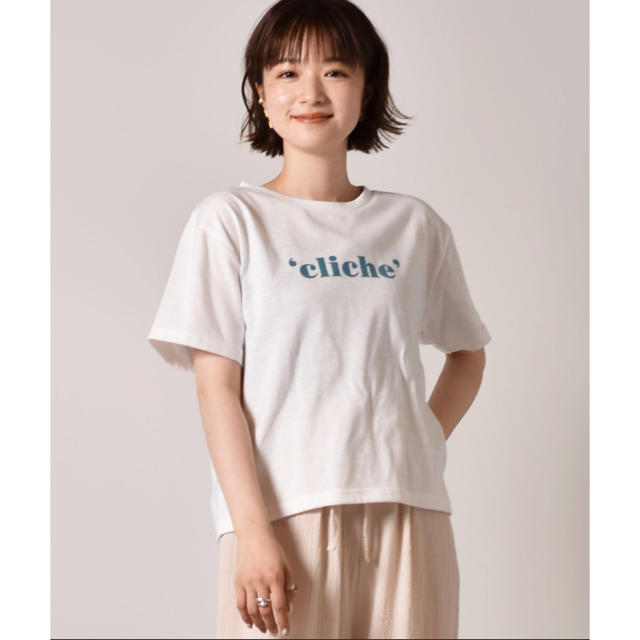 RETRO GIRL(レトロガール)の【新品】RETRO GIRL  アソートロゴ白Tシャツ　ブルー レディースのトップス(Tシャツ(半袖/袖なし))の商品写真