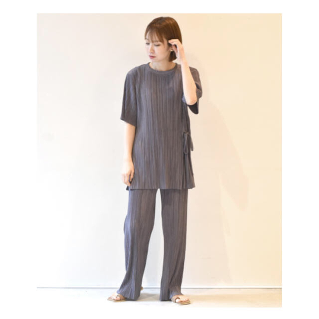 w closet プリーツパンツセットアップの通販 by き wcloset ダブルクローゼット 花柄 プリーツパンツ
