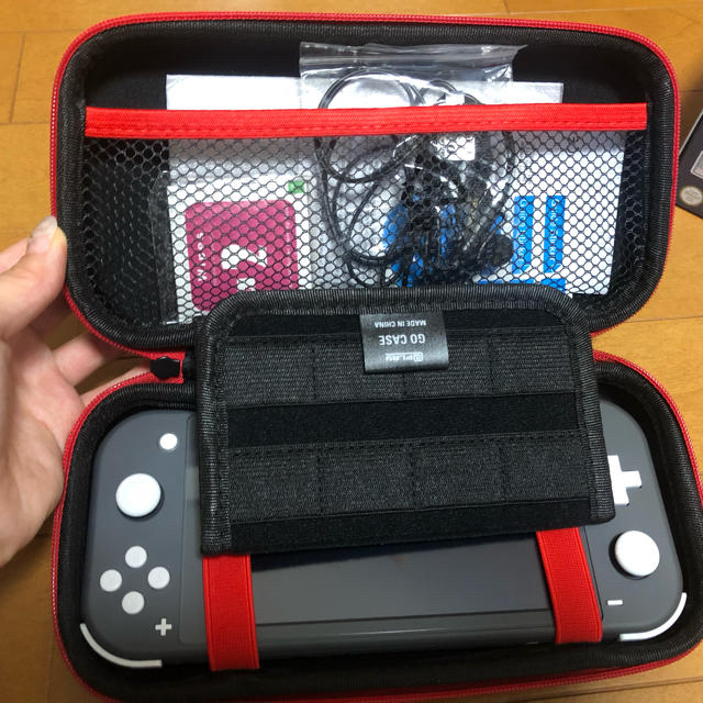 Nintendo Switch(ニンテンドースイッチ)のSwitch light ライト　グレー エンタメ/ホビーのゲームソフト/ゲーム機本体(家庭用ゲーム機本体)の商品写真