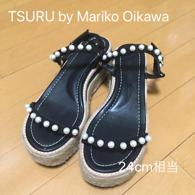 TSURU by Mariko Oikawa(ツルバイマリコオイカワ)のTSURU by MarikoOikawa パールサンダル レディースの靴/シューズ(サンダル)の商品写真