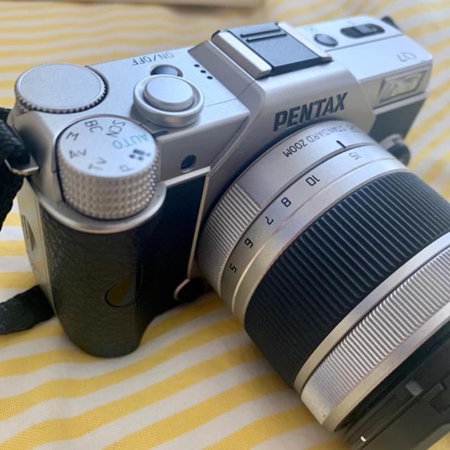 PENTAX(ペンタックス)のPENTAX Q7 カメラ&レンズセット スマホ/家電/カメラのカメラ(ミラーレス一眼)の商品写真